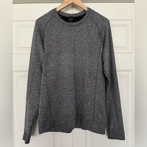 {Lululemon} Engineered Warmth Long Sleeve Crew in Black / White - Men's Medium